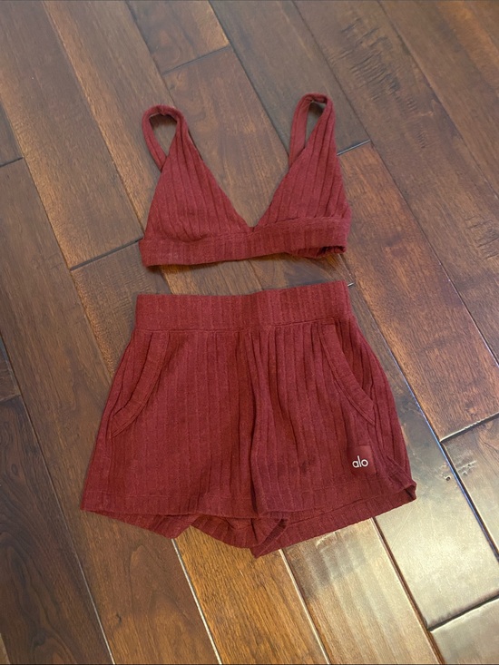 ALO Yoga Pants - ALO Yoga Ribbed Bralette & Shorts set! BottomXS, Bra SM in Burgundy